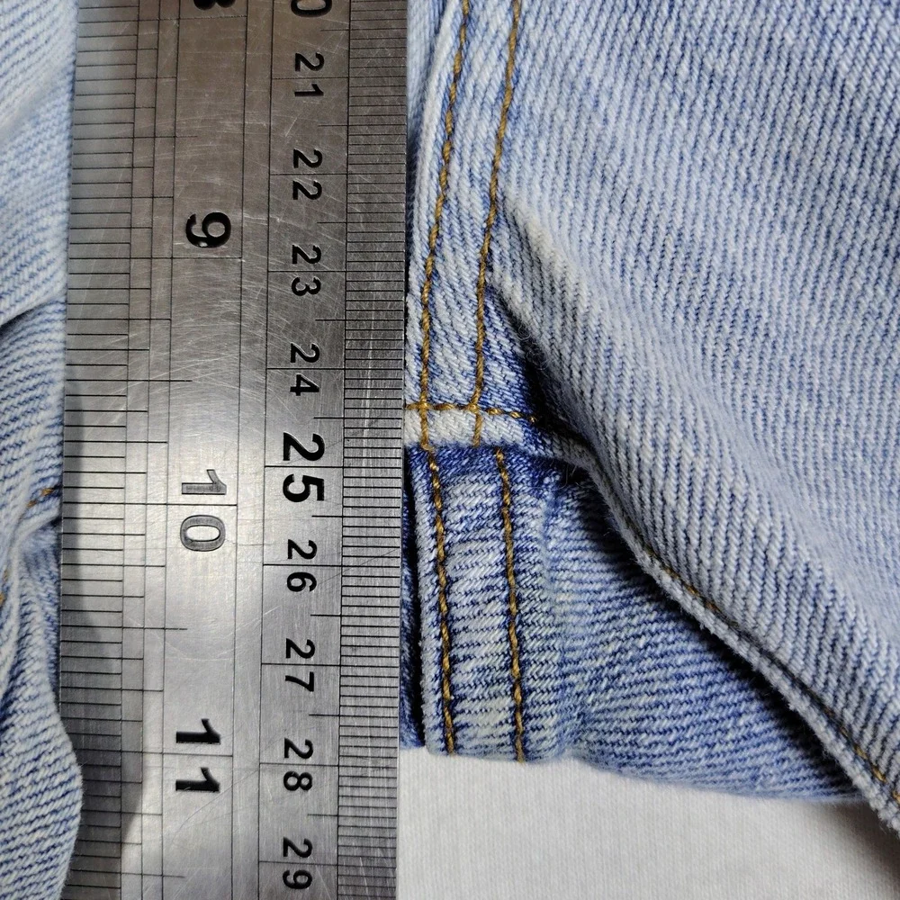 Levis 501 Original Fit Jeans Mens 30x30 Light Wash Blue Button Fly Straight